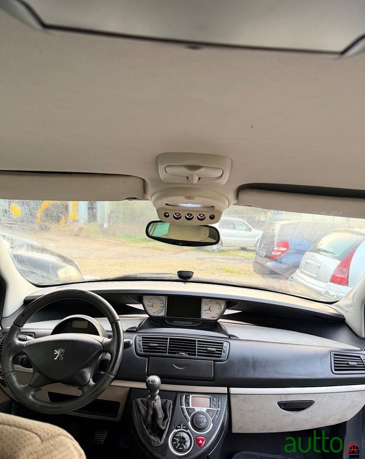 2008' Peugeot 807 2.0 Hdi photo #6