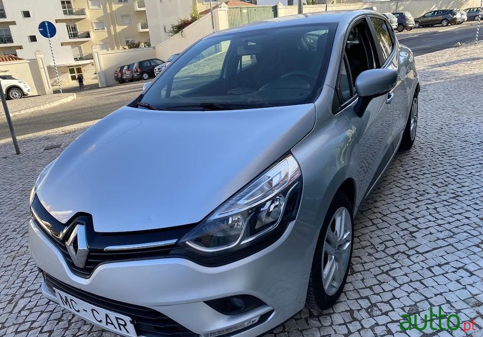 2019' Renault Clio photo #5