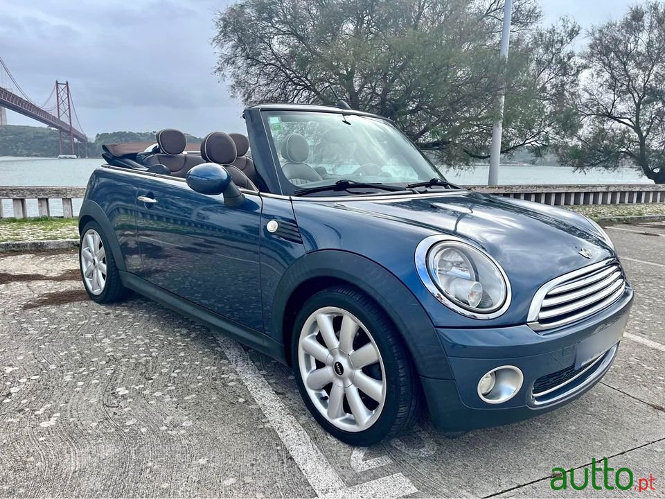 2010' MINI Cooper photo #4