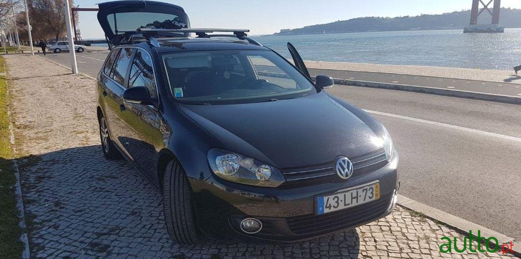 2011' Volkswagen Golf Variant photo #2