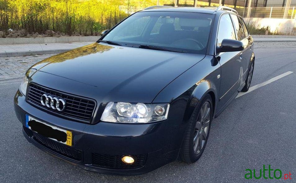 2004' Audi A4 Avant photo #1