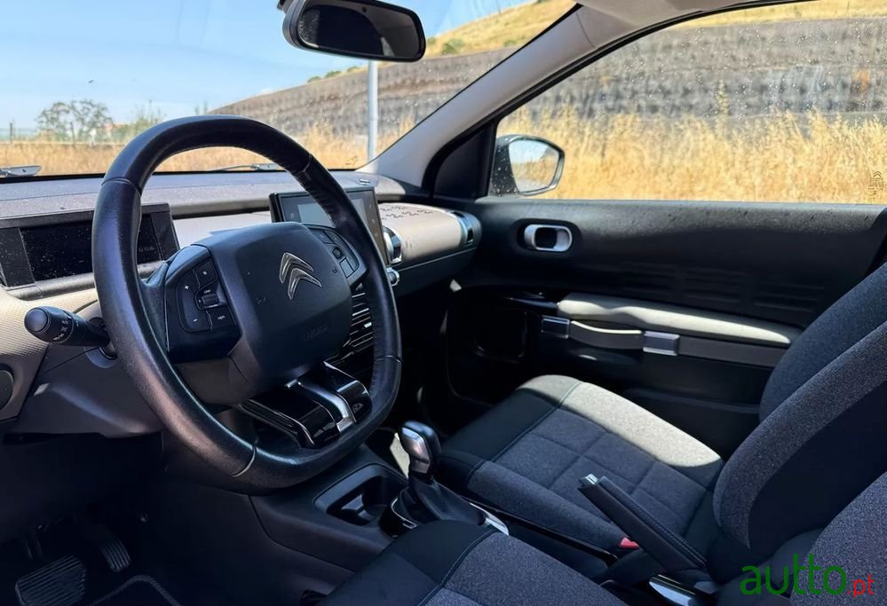 2018' Citroen C4 Cactus 1.2 Puretech Shine Eat6 photo #4