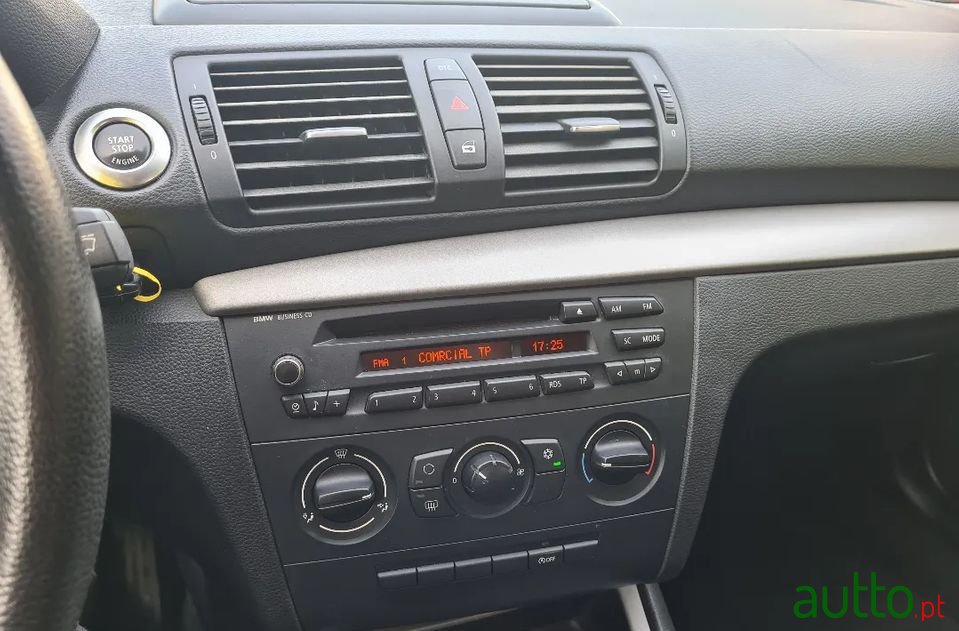 2009' BMW 116 photo #5