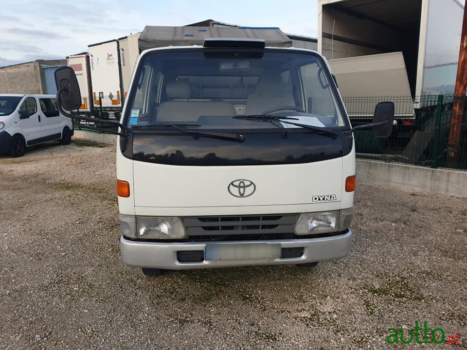2009' Toyota Dyna photo #1