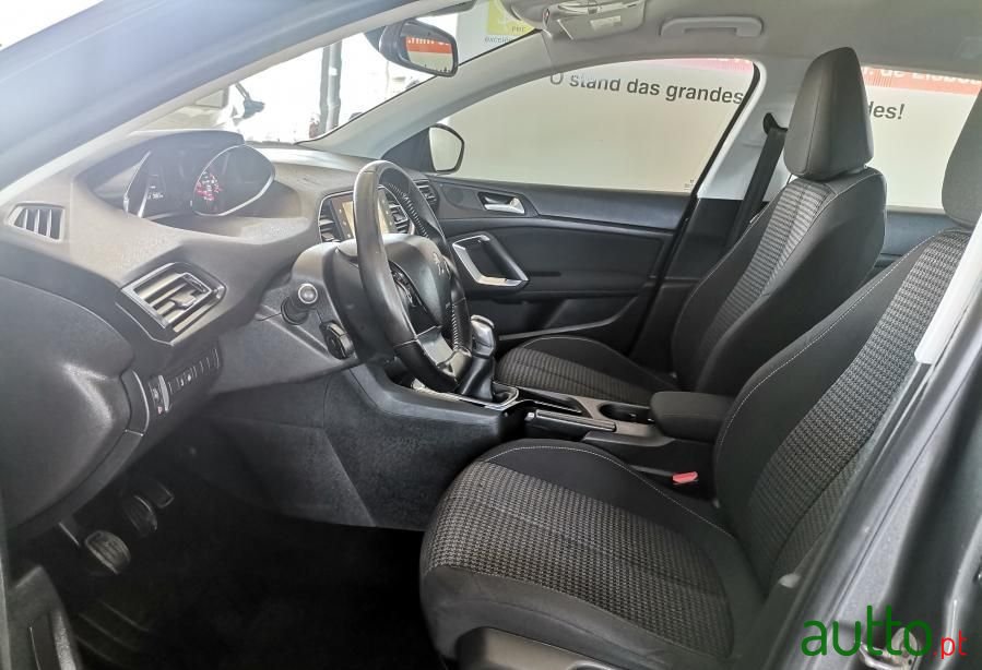 2018' Peugeot 308 Sw photo #4