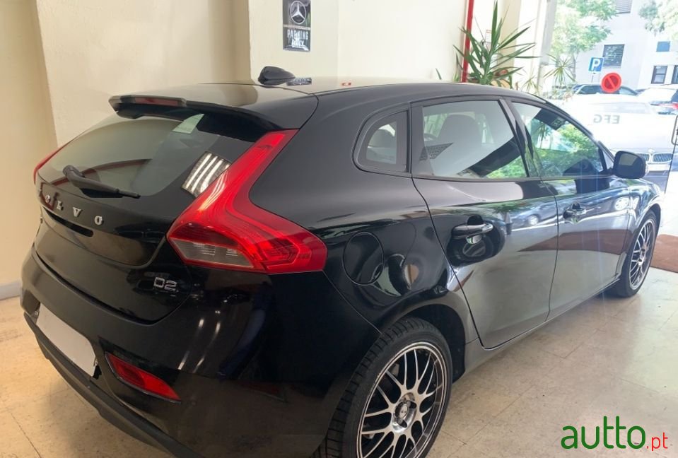 2015' Volvo V40 photo #4