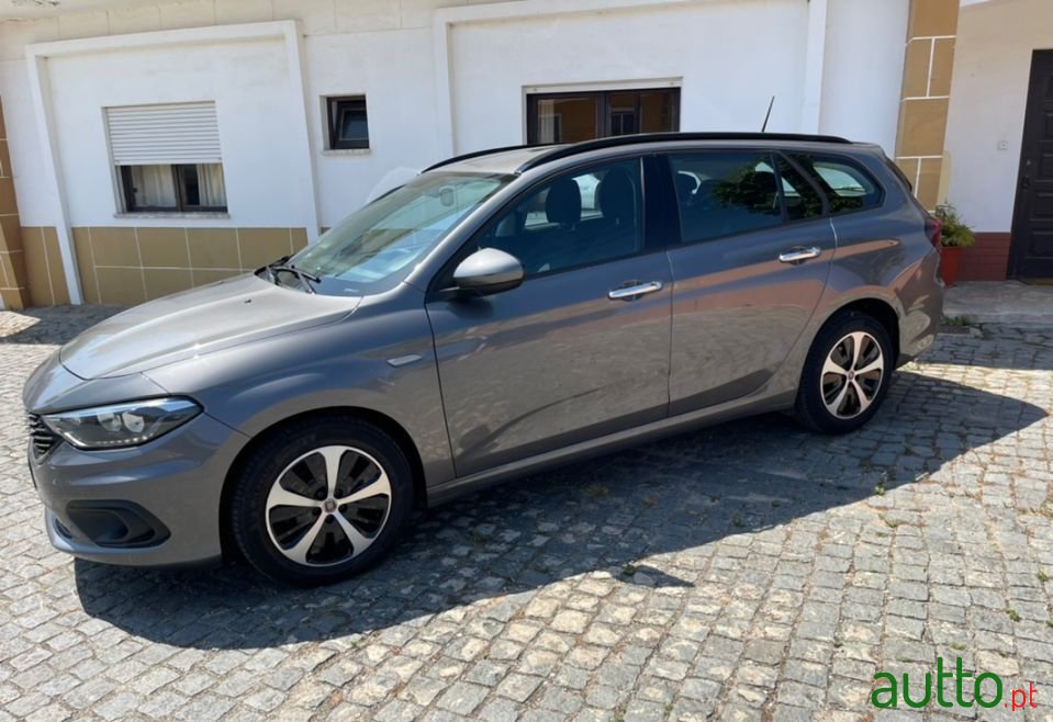 2018' Fiat Tipo Station Wagon photo #2