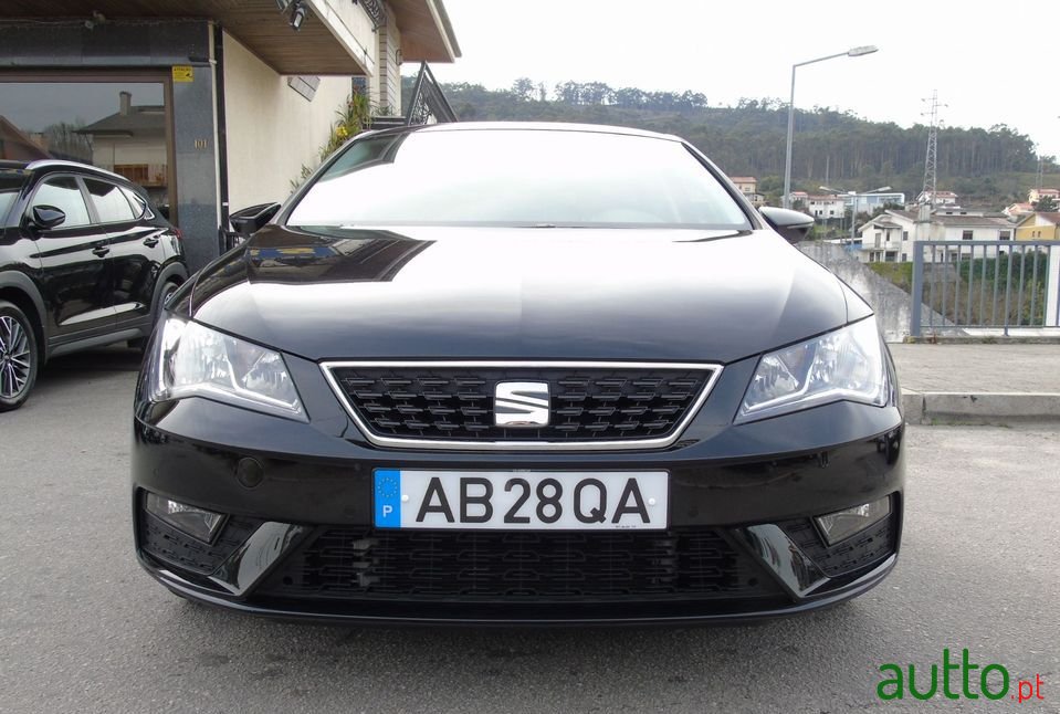 2020' SEAT Leon photo #2