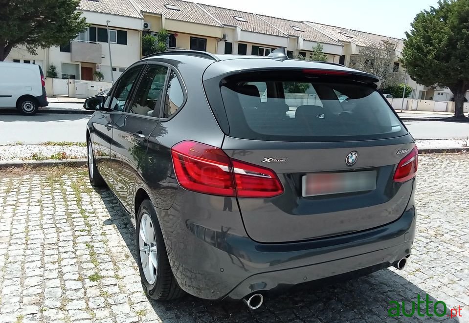 2018' BMW 218 Active Tourer photo #6