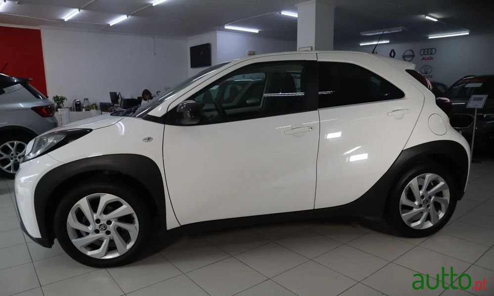 2023' Toyota Aygo X 1.0 Play photo #2