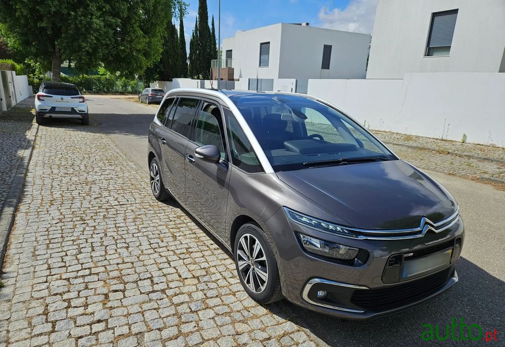 2017' Citroen C4 Grand Picasso photo #1