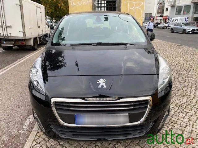 2014' Peugeot 5008 photo #2