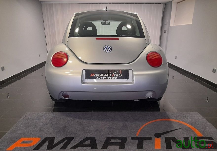 2002' Volkswagen New Beetle photo #5