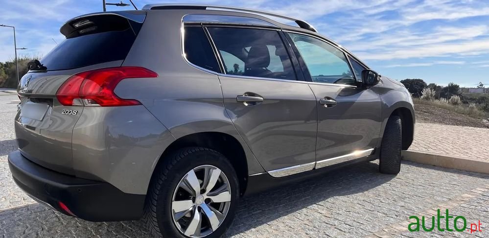 2016' Peugeot 2008 photo #6