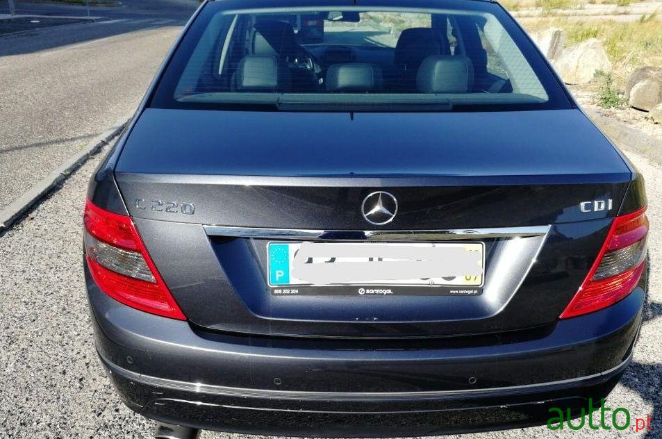 2010' Mercedes-Benz 220 photo #3