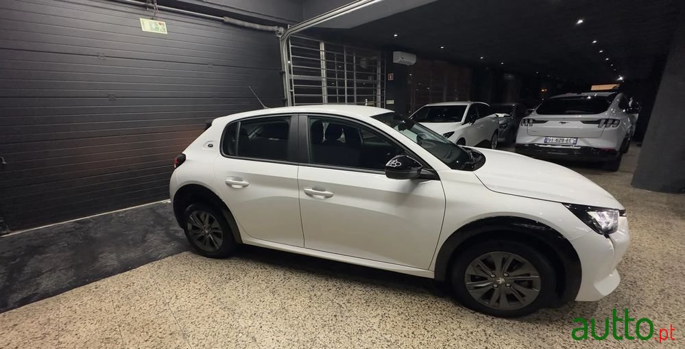 2022' Peugeot e-208 Active Pack photo #5