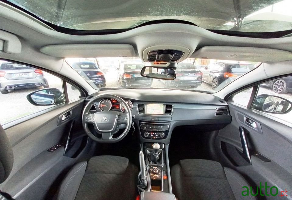 2014' Peugeot 508 Sw photo #6