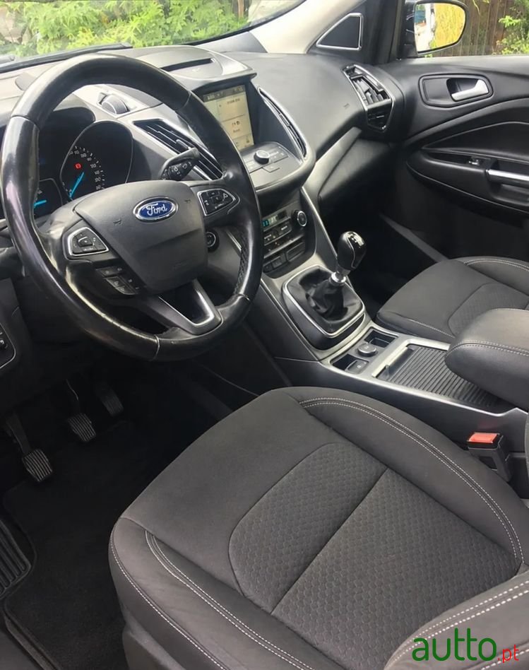 2018' Ford Kuga 1.5 Tdci Titanium photo #2
