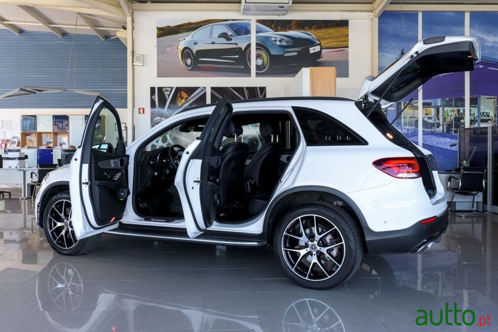 2021' Mercedes-Benz Classe Glc De 4Matic photo #5