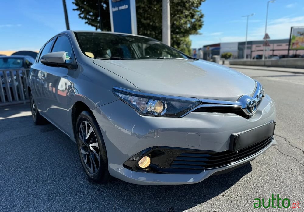 2018' Toyota Auris photo #1