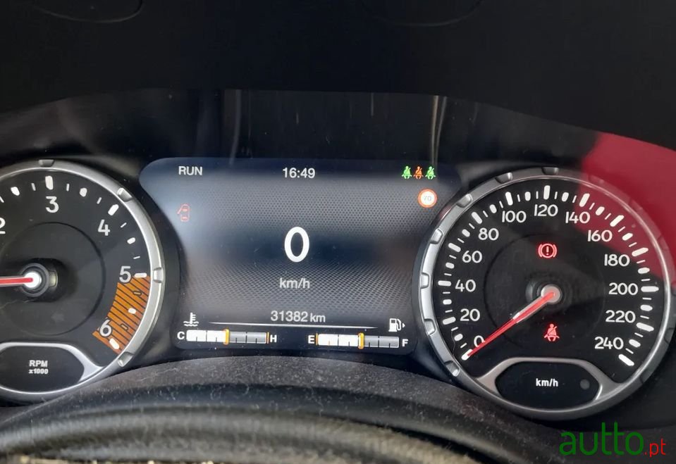 2019' Jeep Renegade photo #5