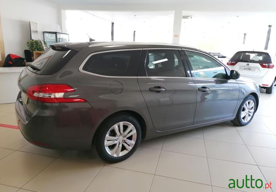 2014' Peugeot 308 Sw photo #3