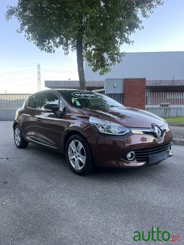 2013' Renault Clio photo #4