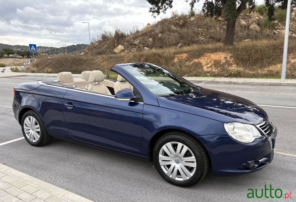 2008' Volkswagen Eos photo #3