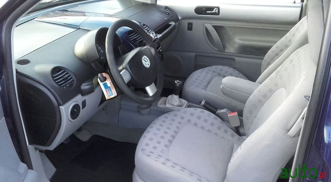 1999' Volkswagen New Beetle photo #2