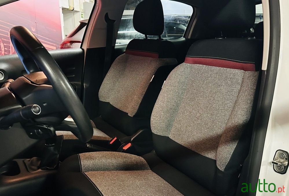 2021' Citroen C3 1.2 Puretech Shine photo #6