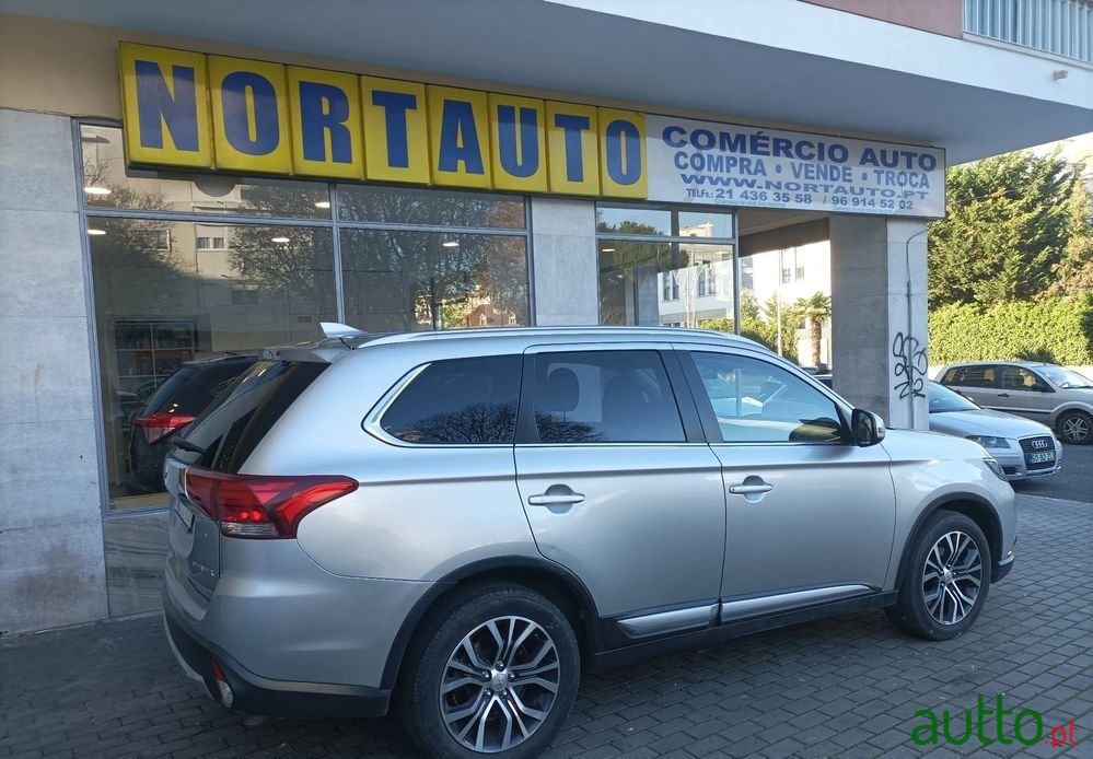 2018' Mitsubishi Outlander 2.0 Kaiteki Cvt photo #2