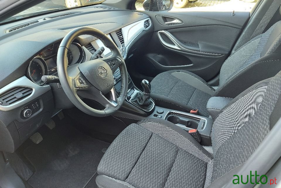 2021' Opel Astra photo #6