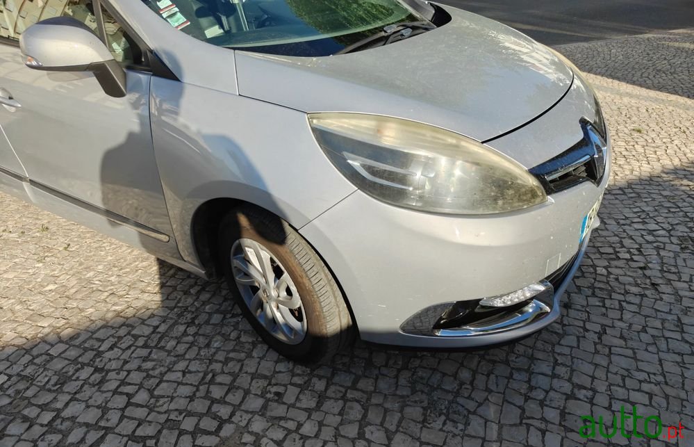 2015' Renault Grand Scenic photo #3