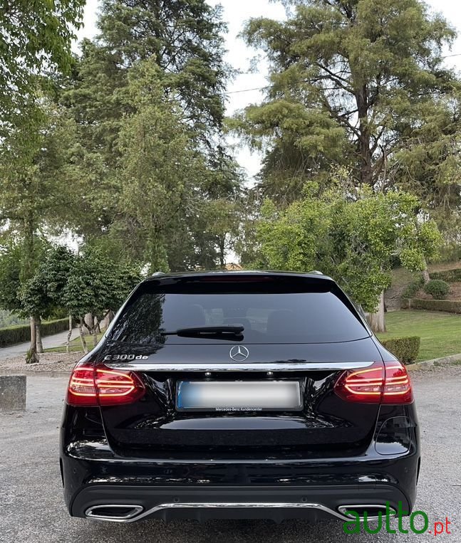 2019' Mercedes-Benz C 300 De Amg Line photo #3