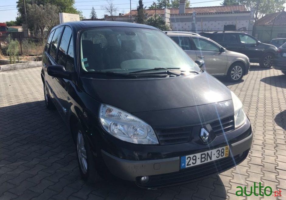 2006' Renault Grand Scenic photo #1
