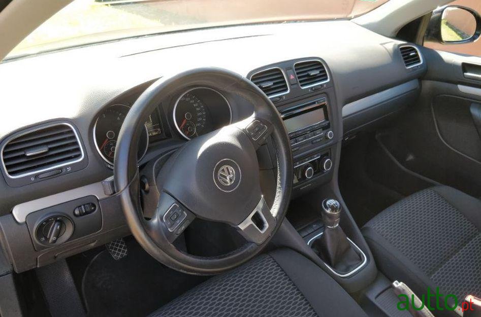 2012' Volkswagen Golf Variant photo #1