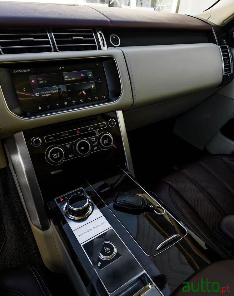 2017' Land Rover Range Rover photo #5
