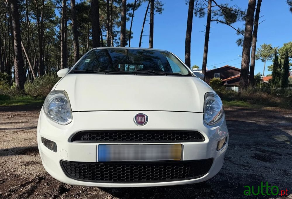 2013' Fiat Punto Evo photo #2