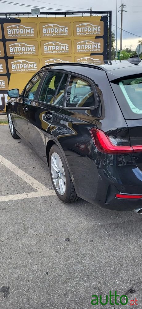 2022' BMW Série 3 D Touring photo #2