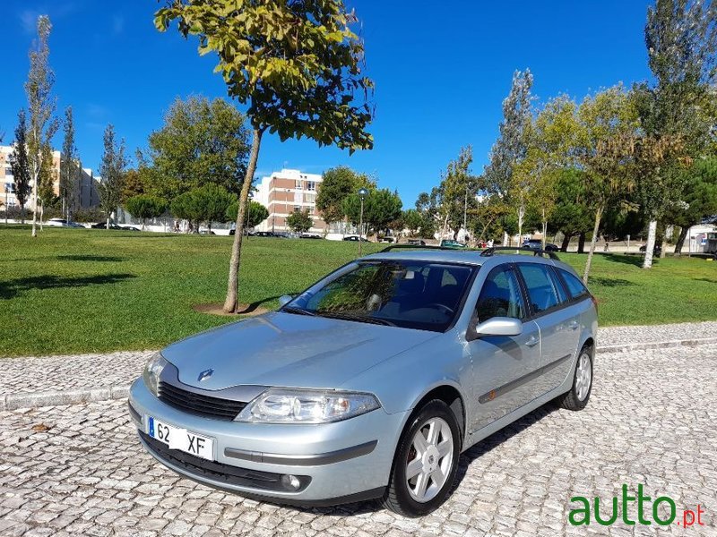 2004' Renault Laguna Break photo #1