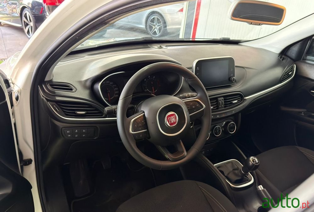 2019' Fiat Tipo 1.3 M-Jet Sport photo #5