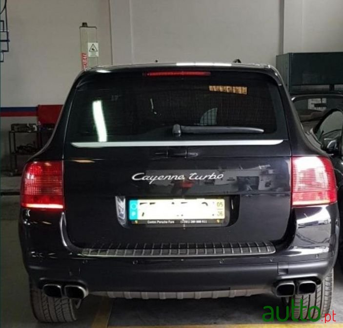2005' Porsche Cayenne photo #1