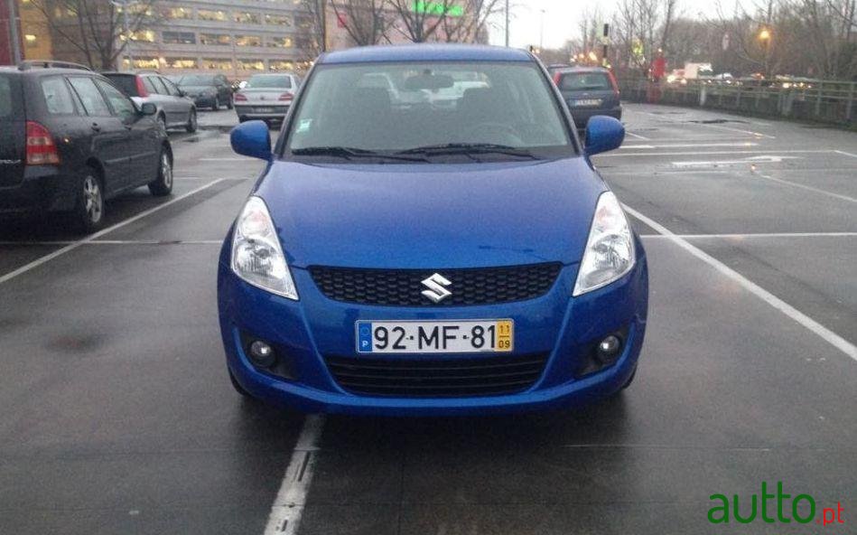 2011' Suzuki Swift Glx photo #2