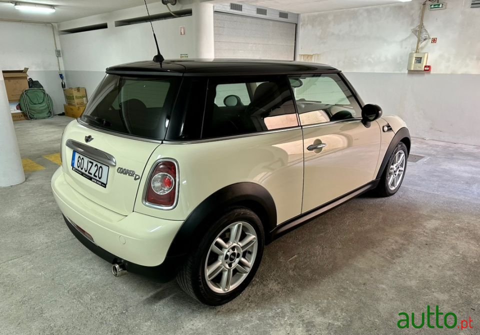 2010' MINI Cooper photo #5