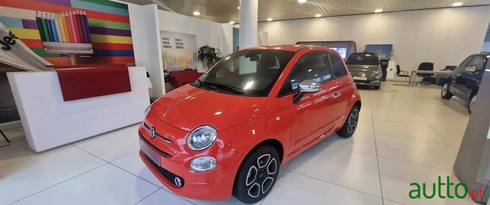2022' Fiat 500 1.0 Hybrid Club photo #1