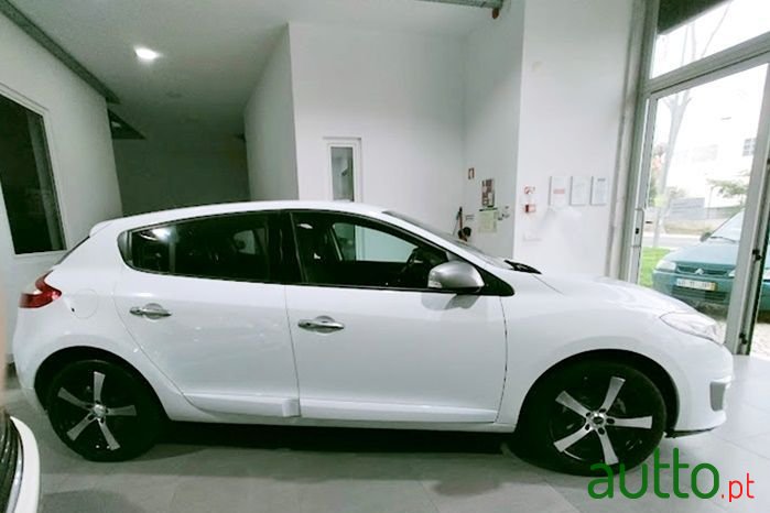 2014' Renault Megane photo #5