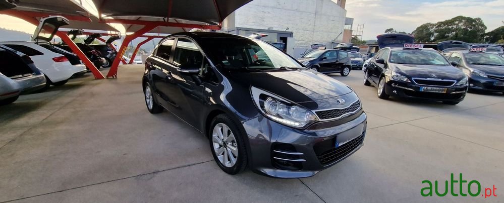 2015' Kia Rio photo #3