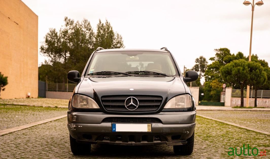 2000' Mercedes-Benz Ml-270 photo #1