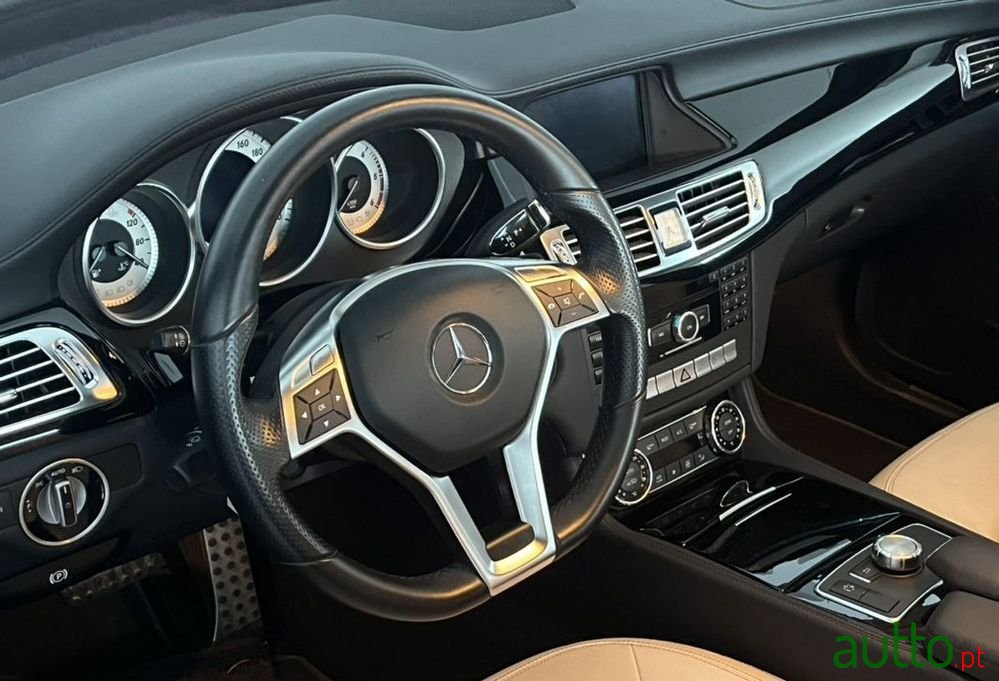 2011' Mercedes-Benz CLS 250 photo #3