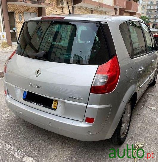 2007' Renault Megane Scenic photo #2